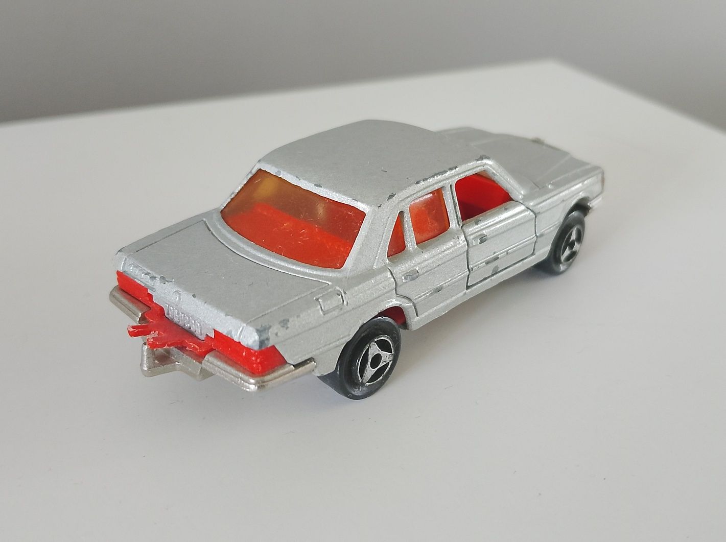 Majorette Mercedes 450 SE stary resorak