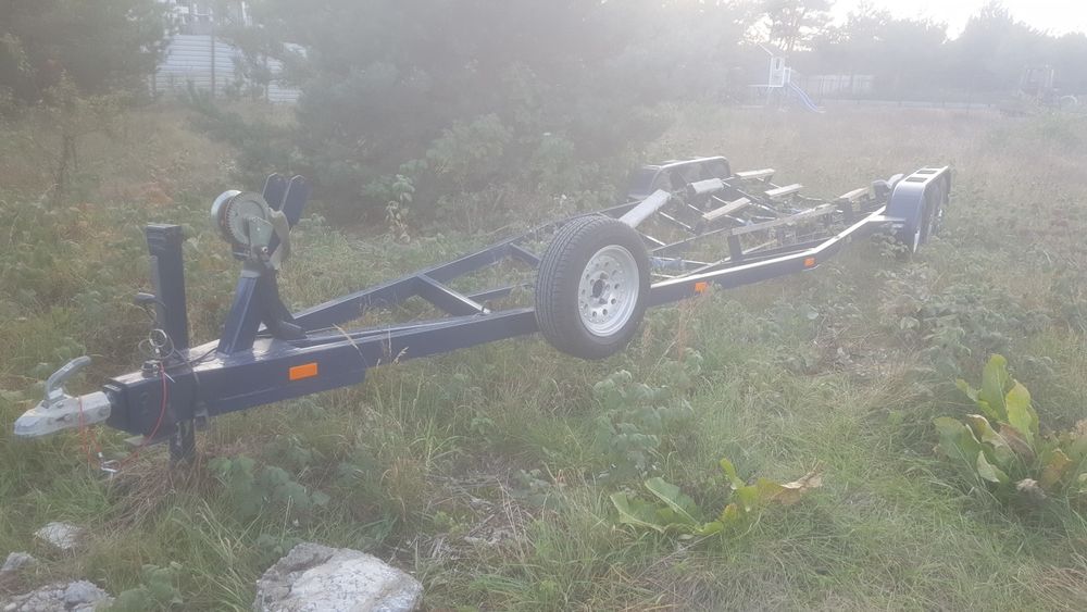 Przyczepa podlodziowa  trzyosiowa 3.5t