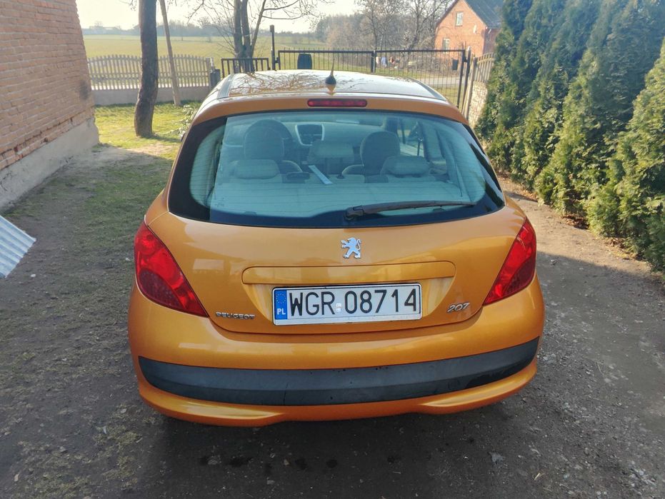 **Zadbany Peugeot 207**