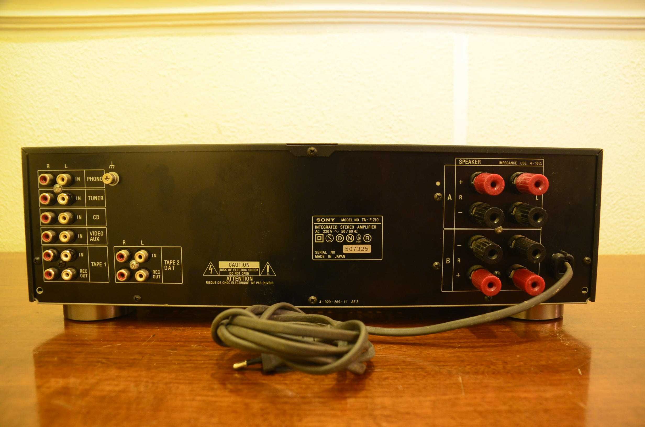 Amplificador Sony F210