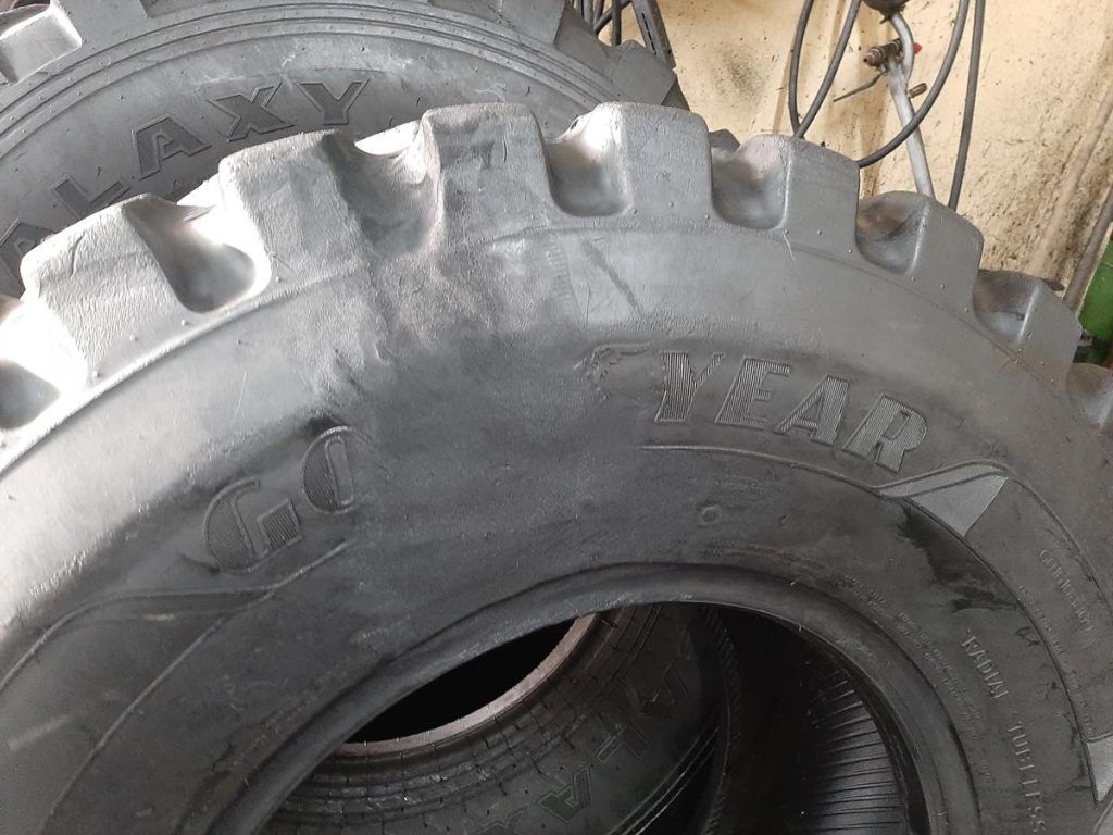 Opona używana przemysłowa 405/70R18 GOODYEAR 750zł W4199