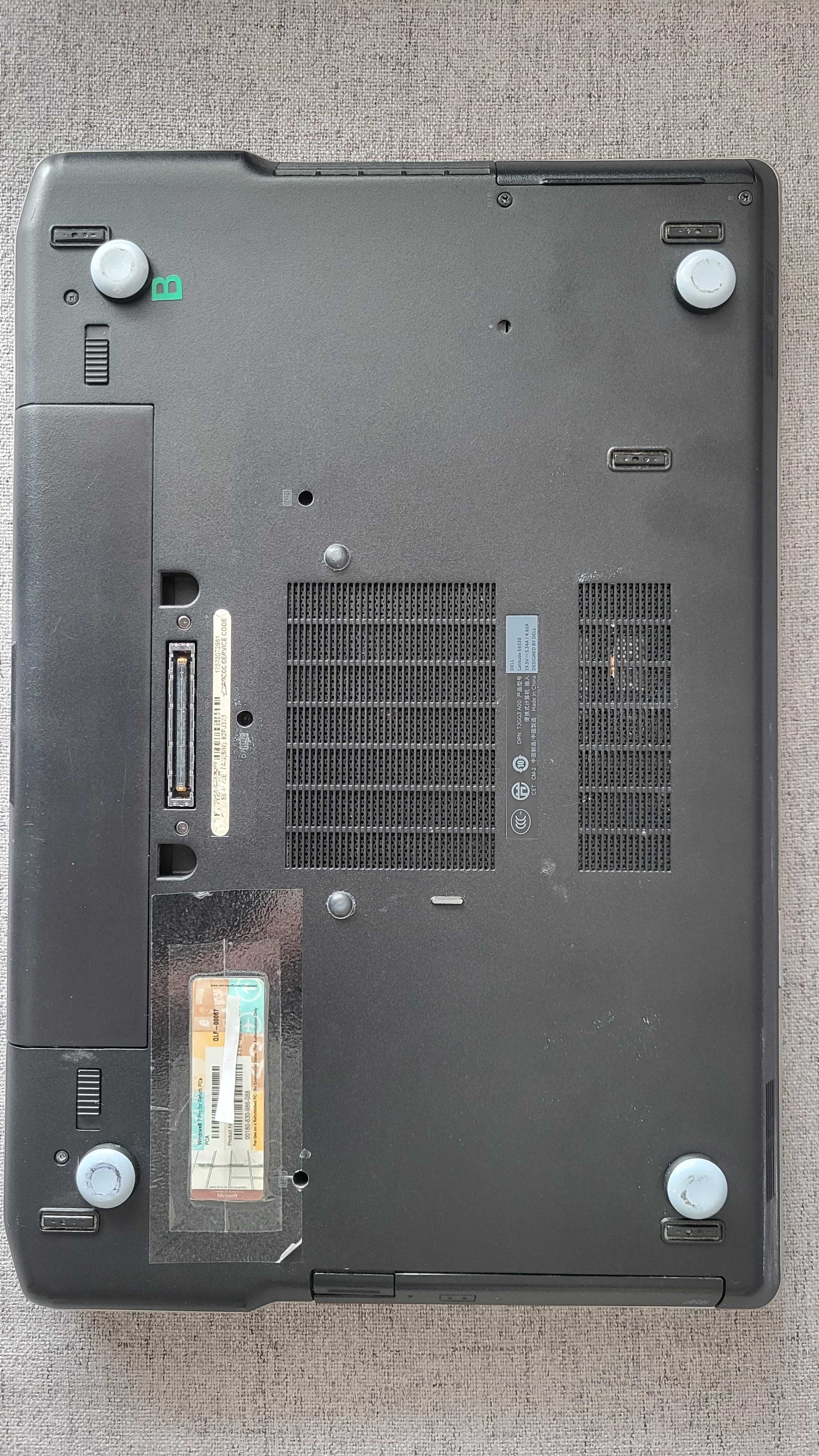 Używany Dell Latitude E6530 ze stacją dokującą.