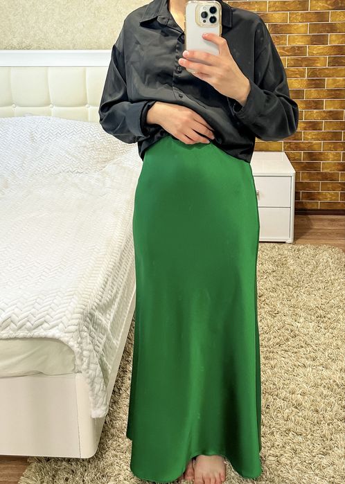 Спідниця атласна зелене яблуко