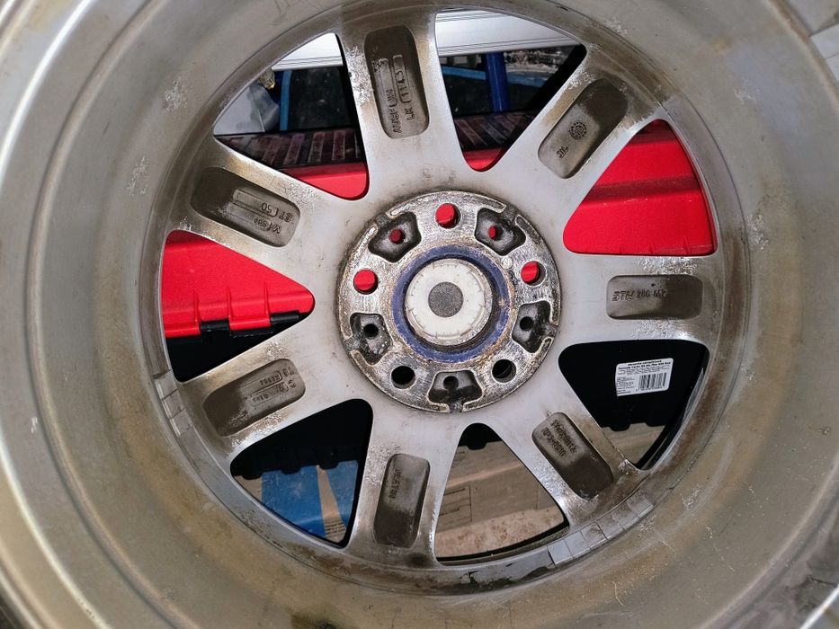 Felgi aluminiowe 16” 6-ramienne 5×114.3 ET50 + opony (2x zimowe, 2x wi