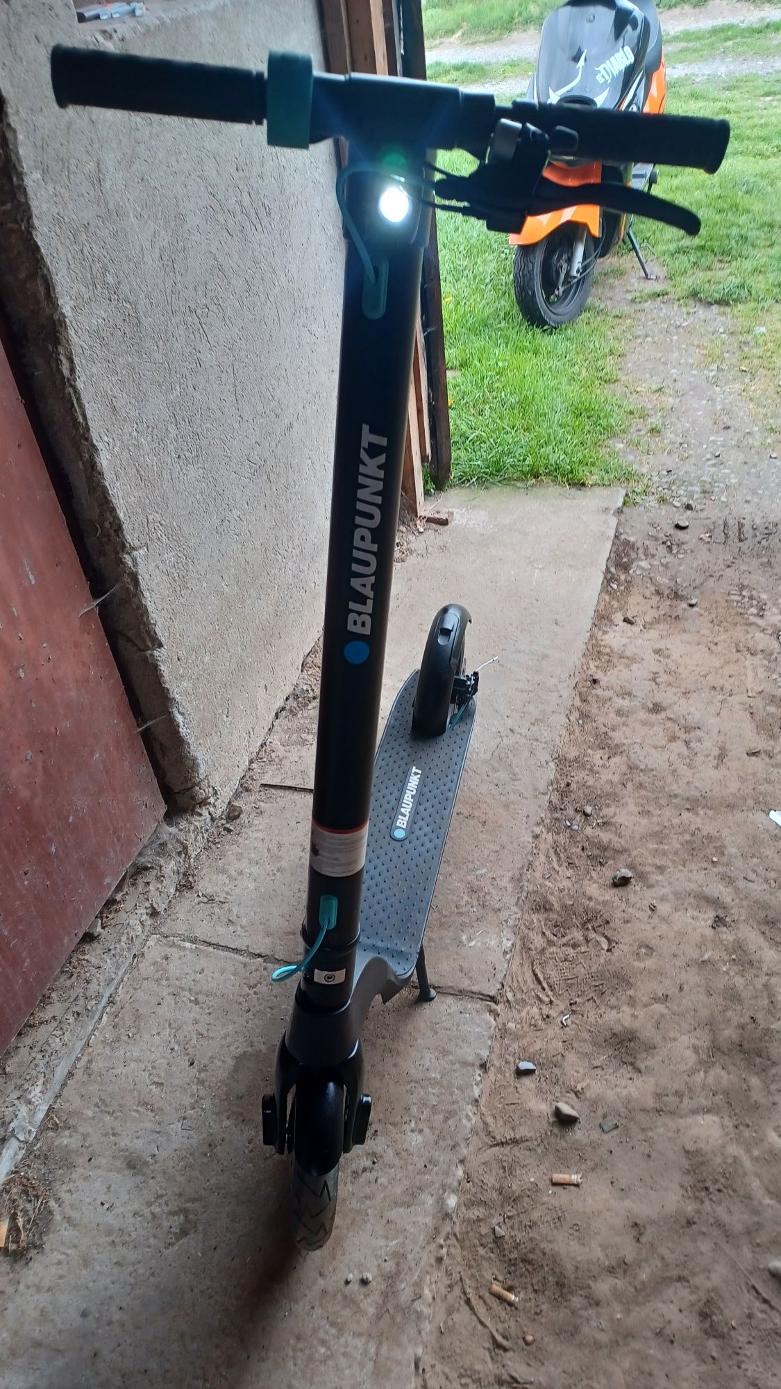 Hulajnoga elektryczna  blaupunkt 808
