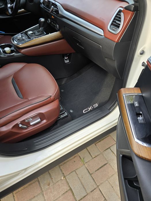 Mazda CX-9 Signature