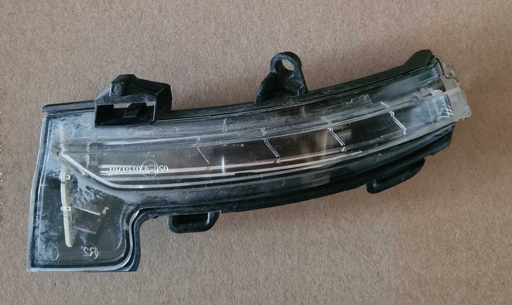 Указатель поворота в зеркало правый Octavia A7