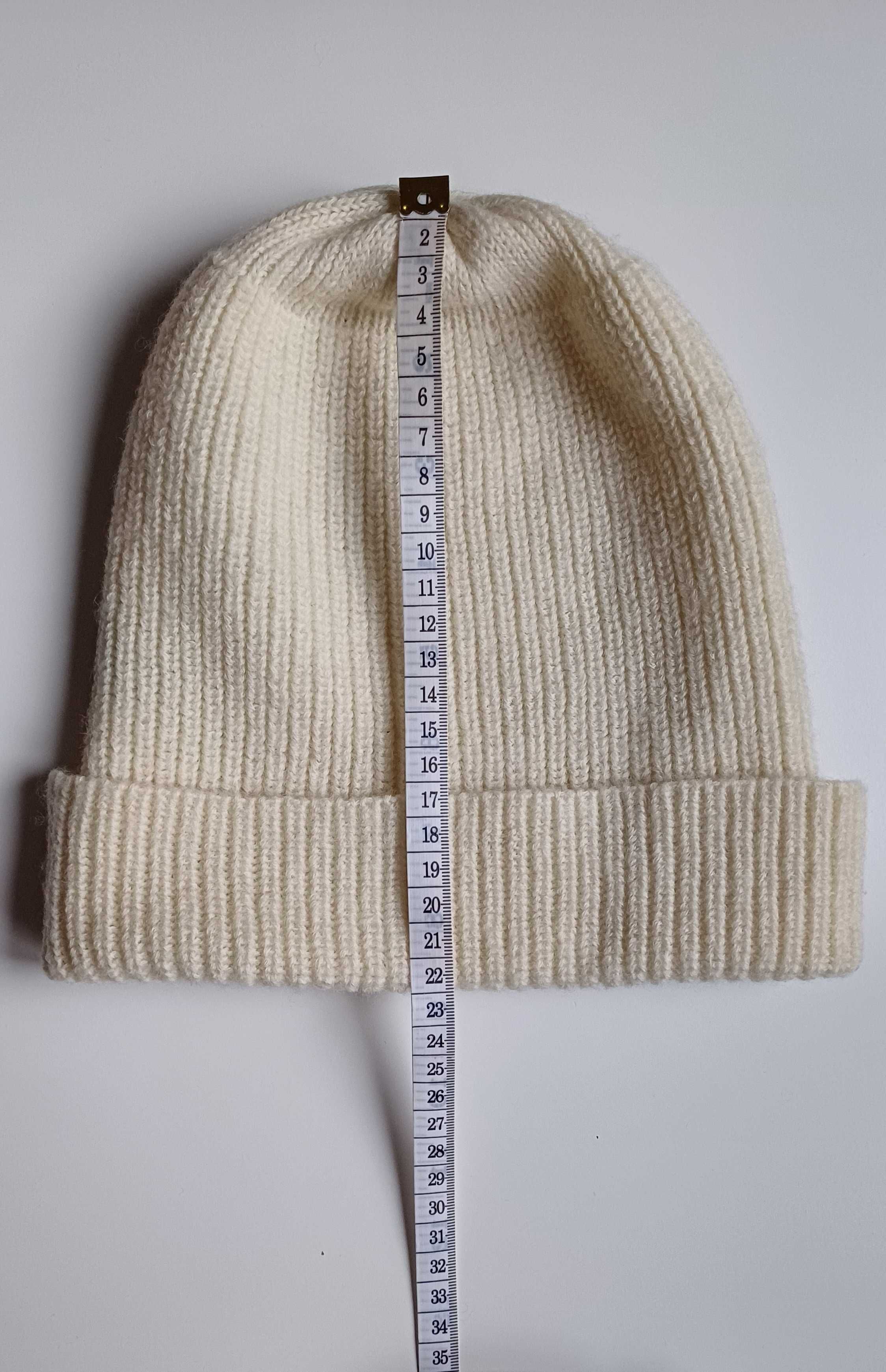 Zimowa wełniana czapka ecru onsize unisex