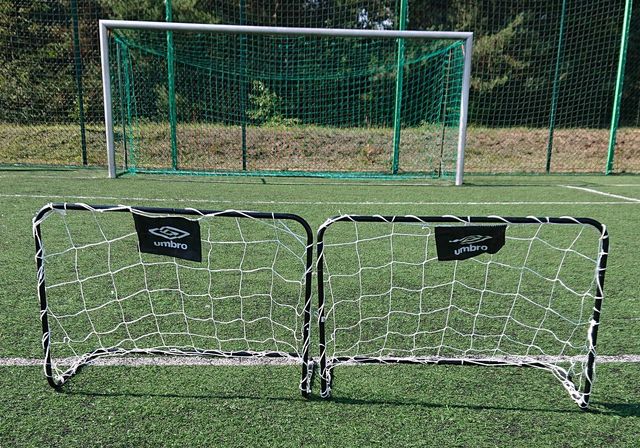 Bramki piłkarskie metalowe składane bramka dzieci zestaw 2 szt UMBRO