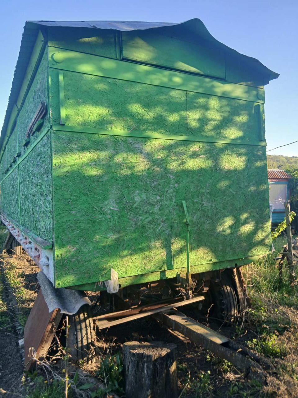 Павільйони для Бджіл виготовленні з тракторних прицепів