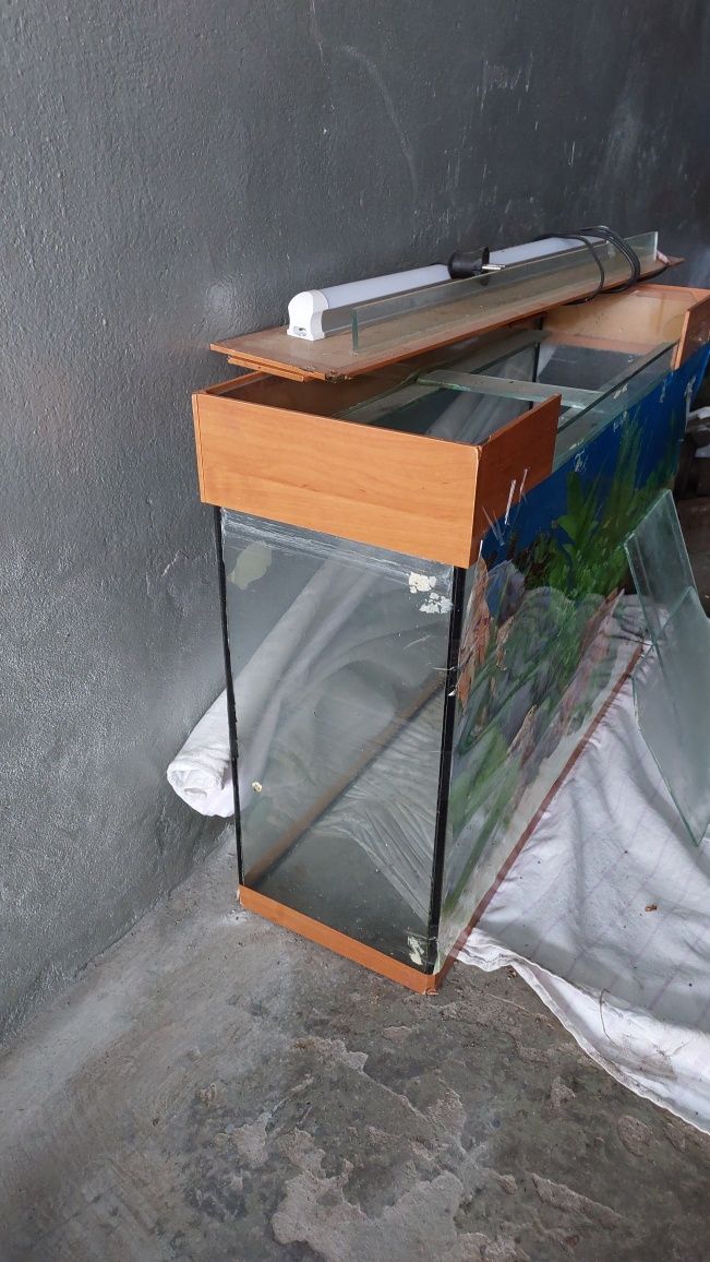 Продам  аквариум 730*520*230