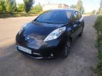 Продам Nissan Leaf 2013 р. з 260 км запасом ходу