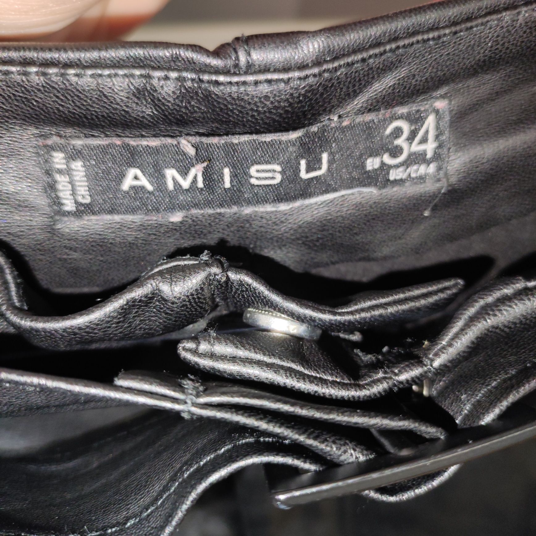 Amisu super czarne spodnie bojówki skórzane 34 xs