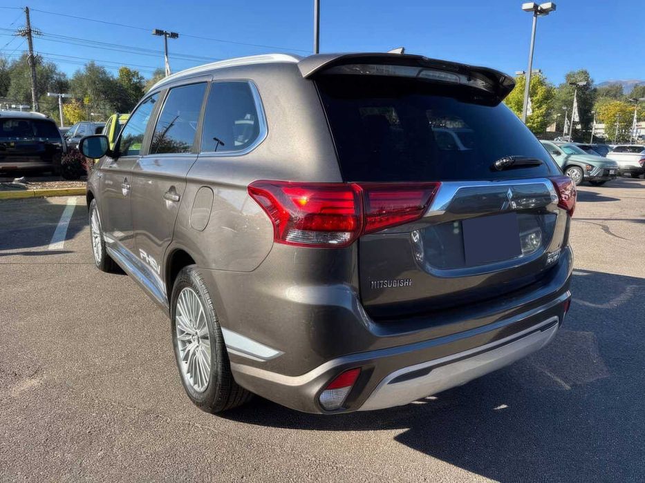 Mitsubishi Outlander PHEV GT      2019