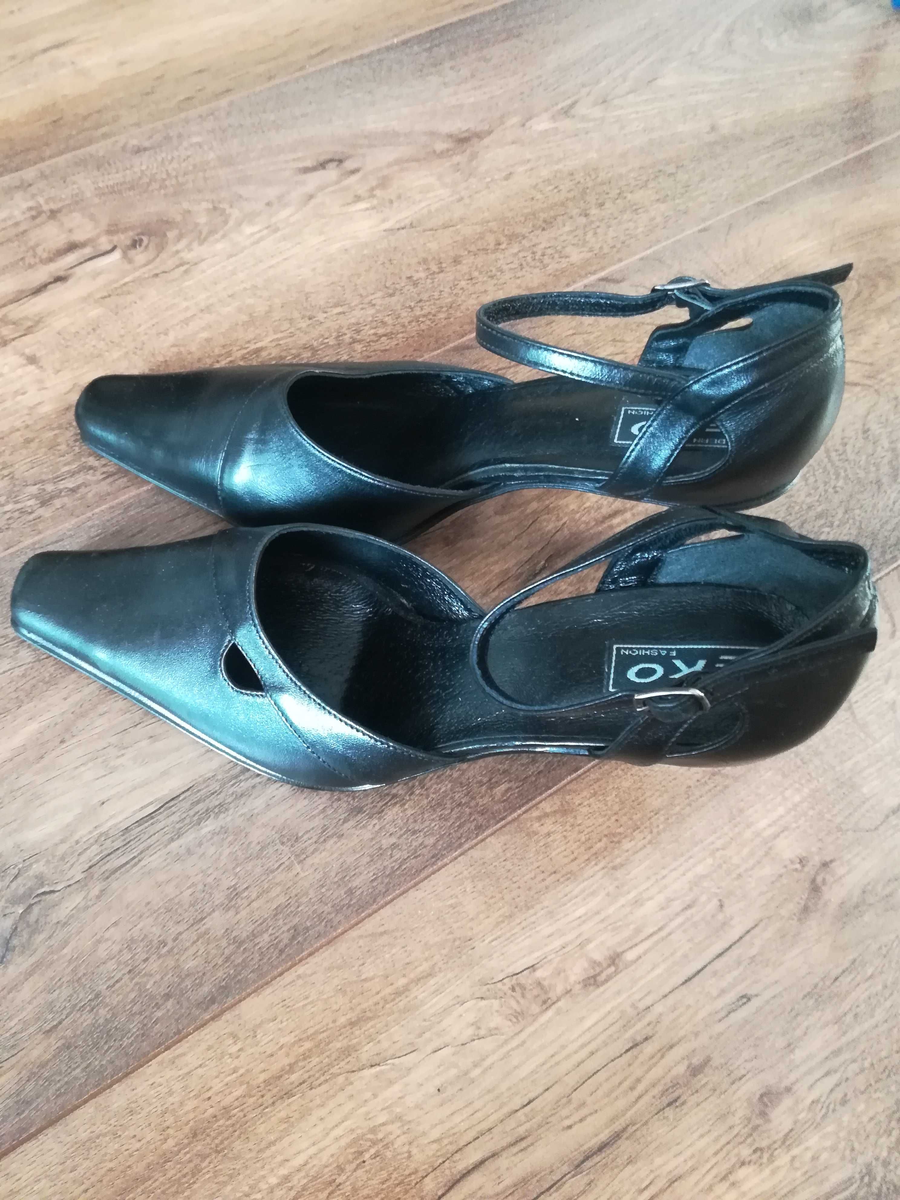 Nowe czarne eleganckie skórzane czółenka sandały buty skóra R.40