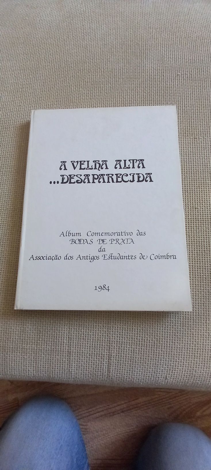 Várias fotos de Livros sobre Coimbra. 15.00 cada.