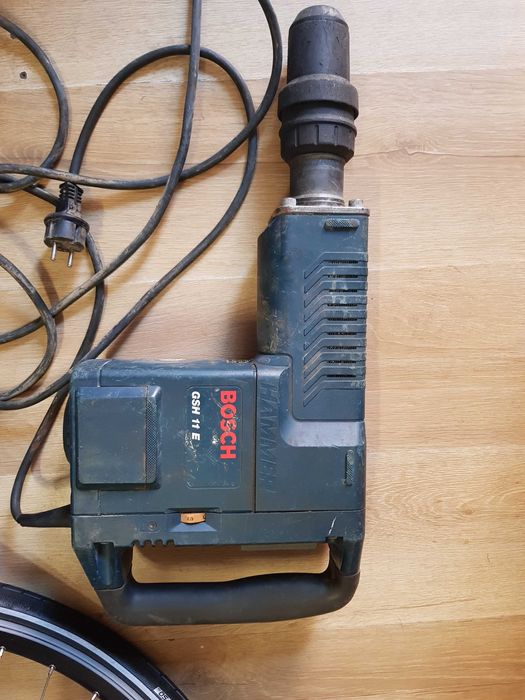 Młot  udarowy bosch GSH 11E WARTO !