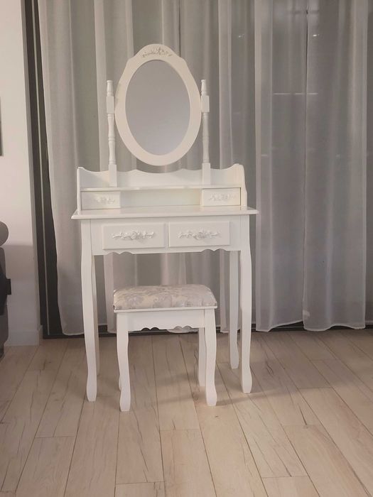 Toaletka dla dziewczynki