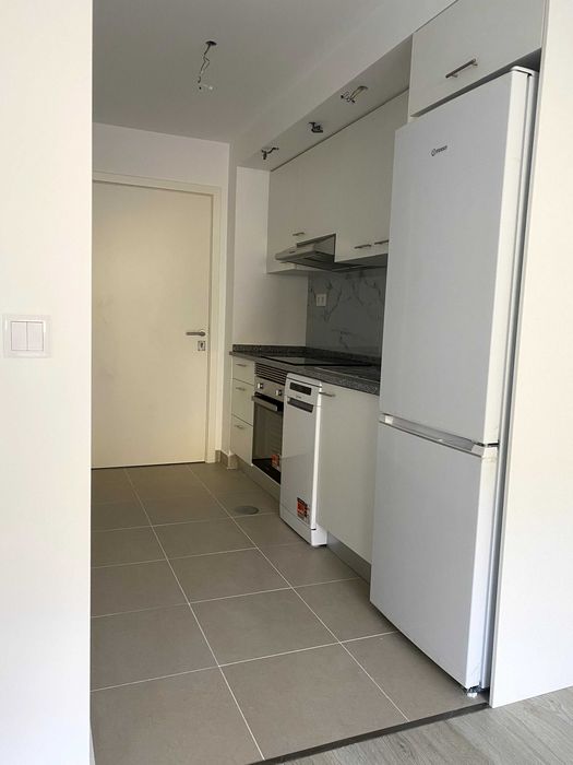 Alugo T1 Novo junto ao Glícinias