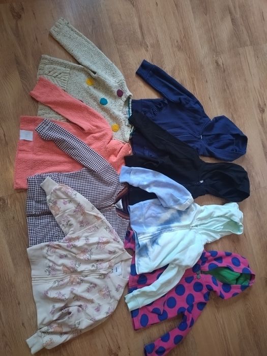 Zestaw bluz/sweterków dla dziewczynki rozmiar 98