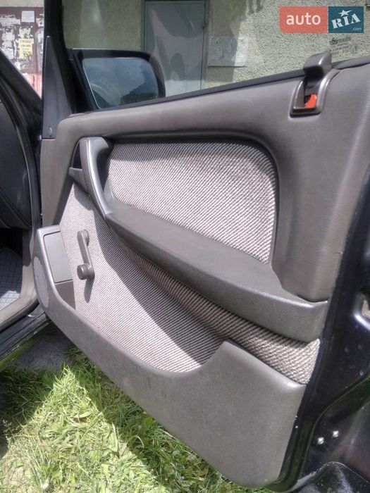 Автомобиль Опель омега