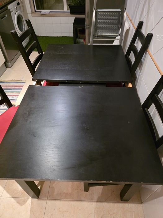 Mesa de Cozinha com 4 cadeiras / 8 lugares