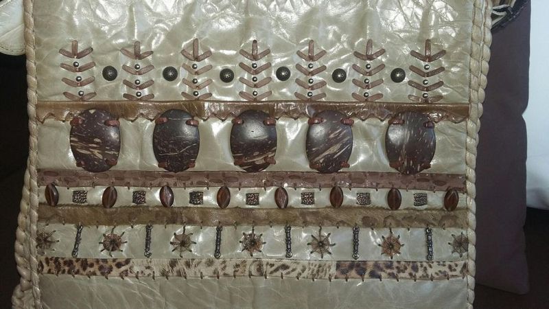 Уникальная кожаная сумка в стиле бохо
