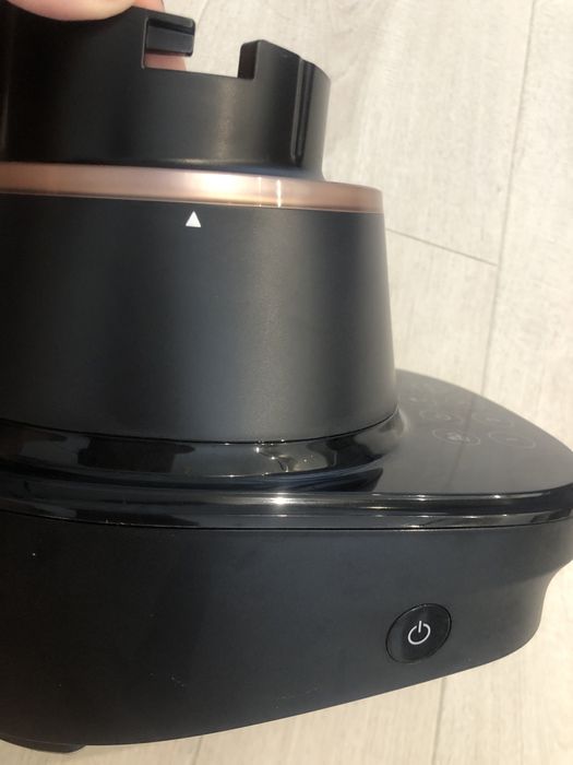 Electrolux E7TB-4GB блендер