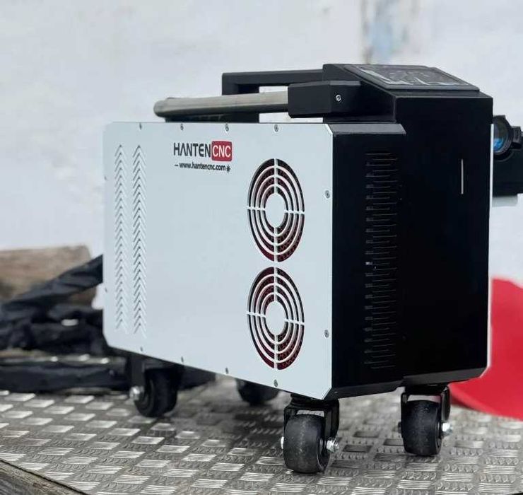 Urządzenie do czyszczenia laserem impulsowym HTCM300 (300W)