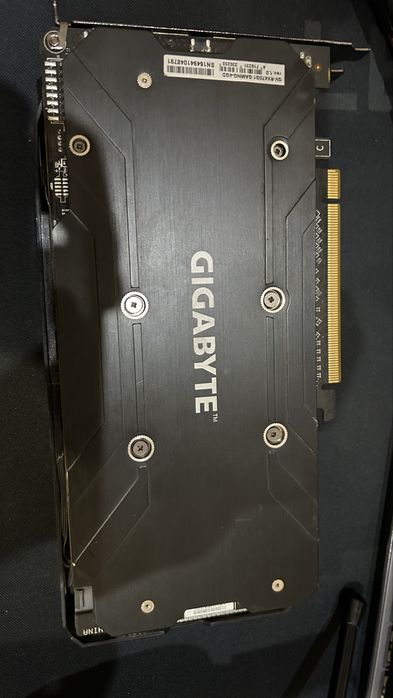 Продам видеокарту RX470 4gb gygabaty