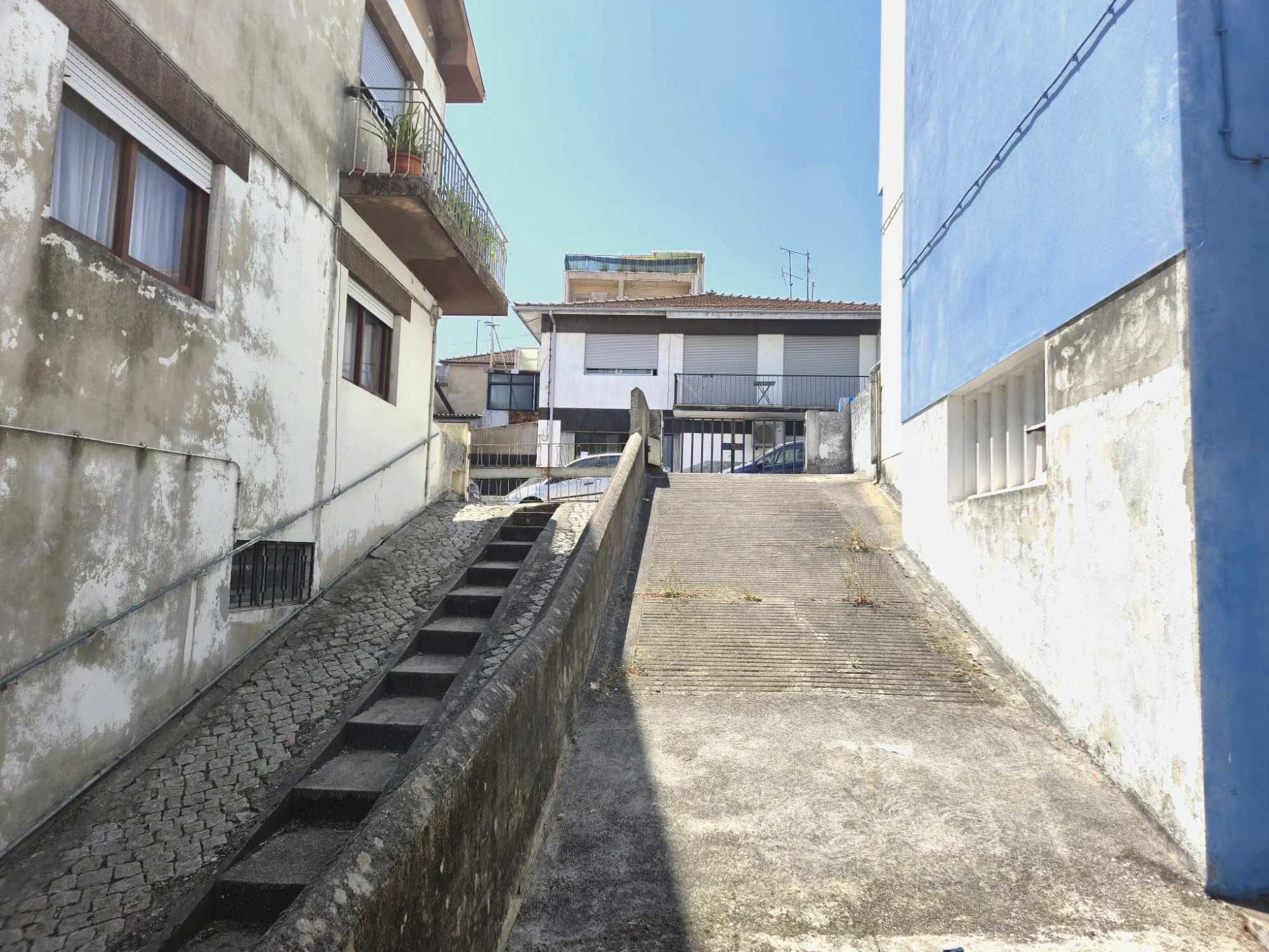 Armazém com Afetação Industrial - Potencial para Conversão em T2