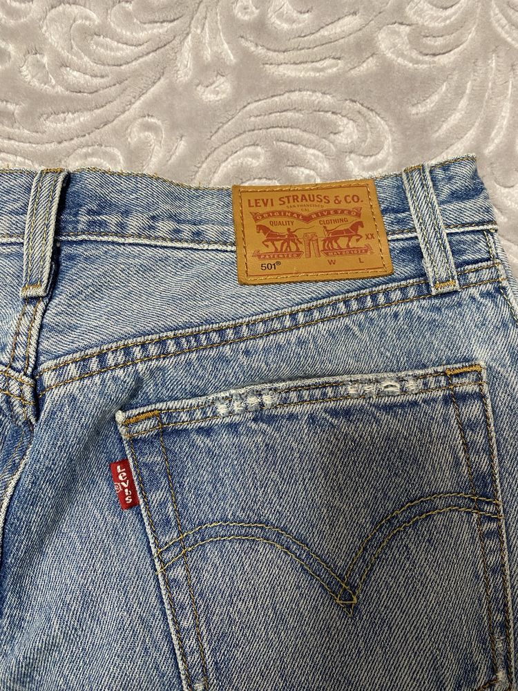 Джинси Levis жіночі