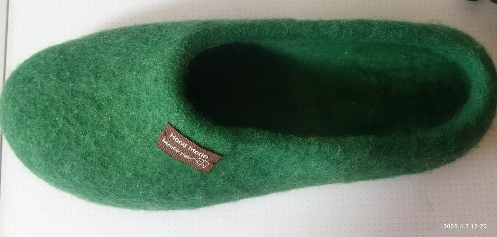 Валяні домашні капці, тапочки из шерсти , капці