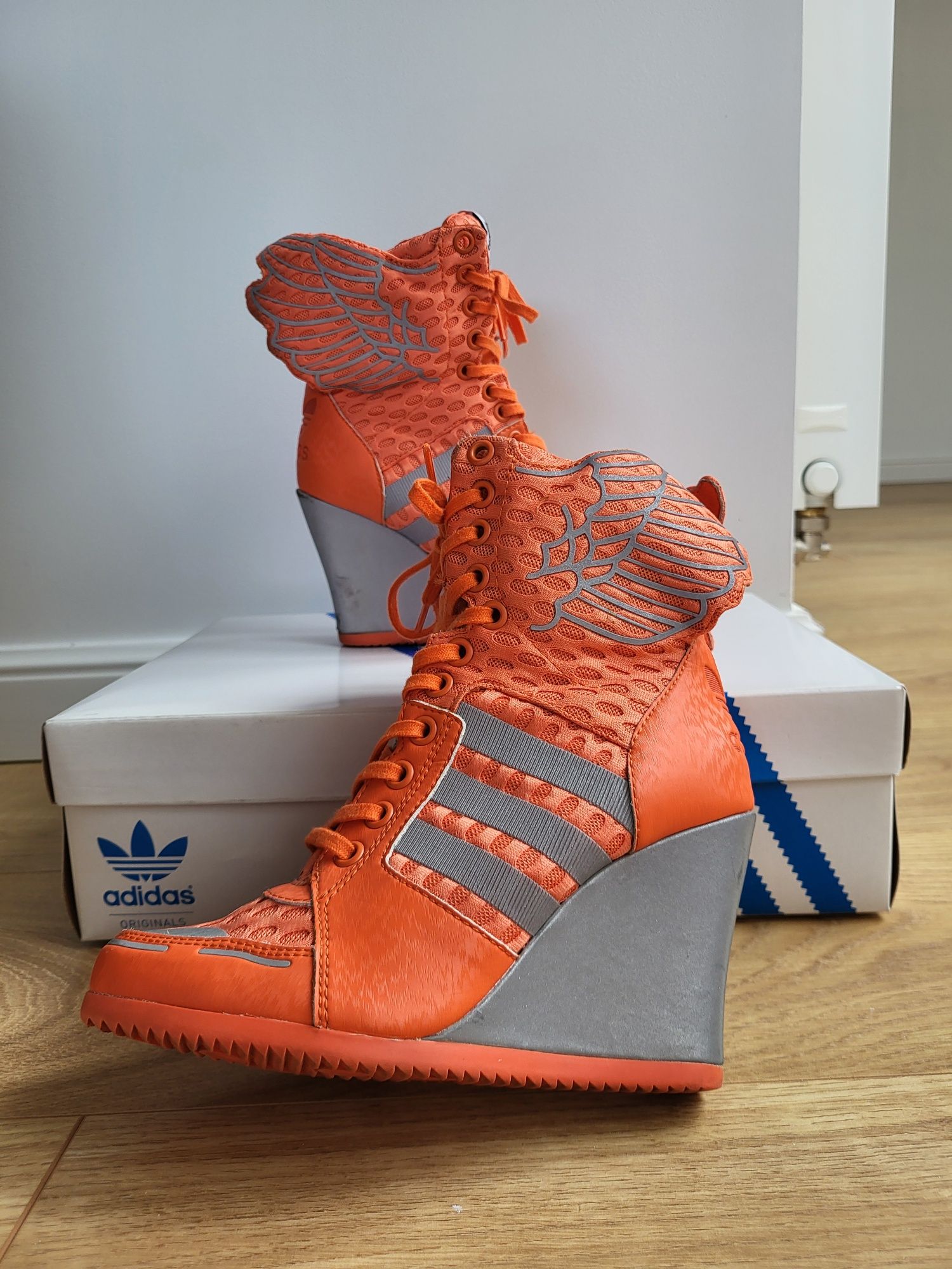 JS athletic wings wedge