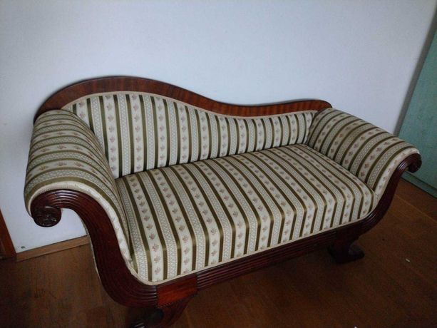 kanapa z okresu klasycznego przelom XVIII/XIX wieku