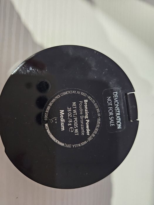 Бронзери MAC Refined Golden та Bobbi Brown Medium