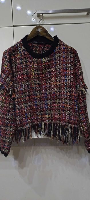 Kardigan - Sweter z frędzlami w kolorze wielobarwnym .