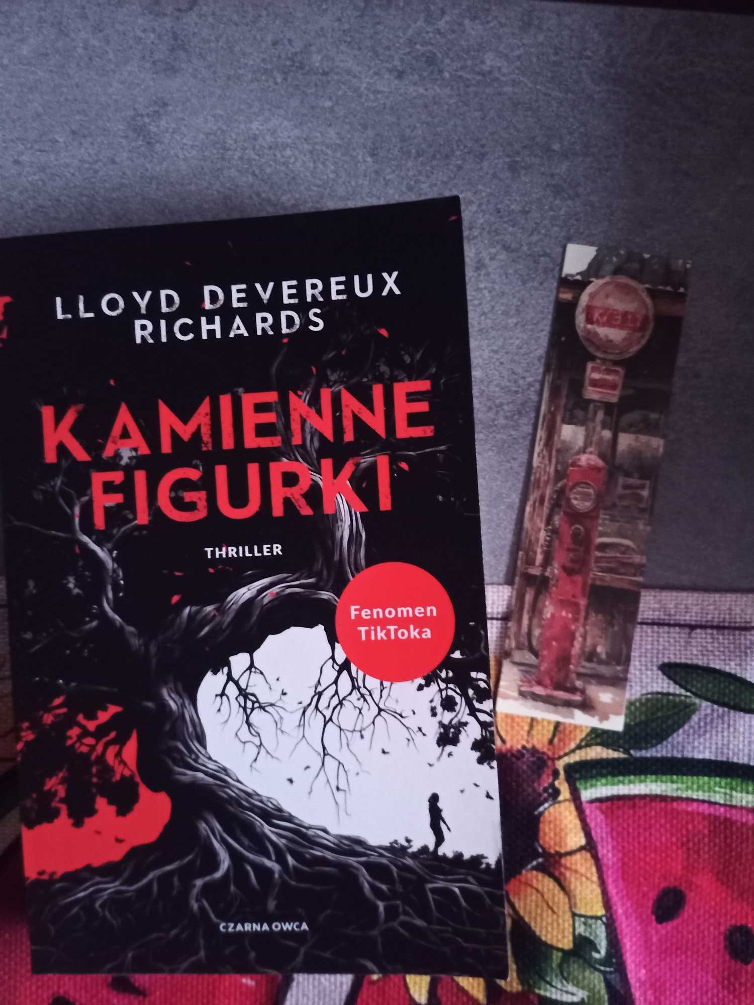 Książka thriller Kamienne figurki