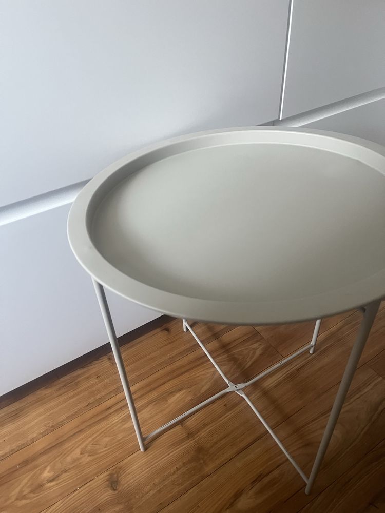 Zestaw stolików :beżowa kolorystyka dostawny ikea bjorkasen z kawowym