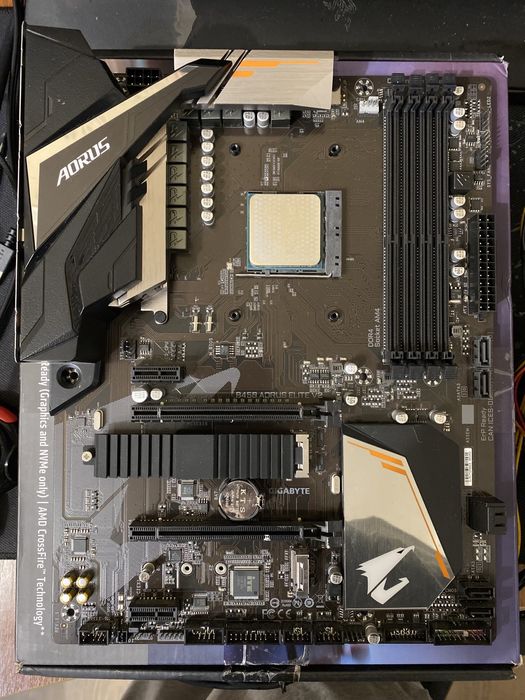 Материнська плата Gigabyte B450 Aorus Elite V2 AM4 материнская плата