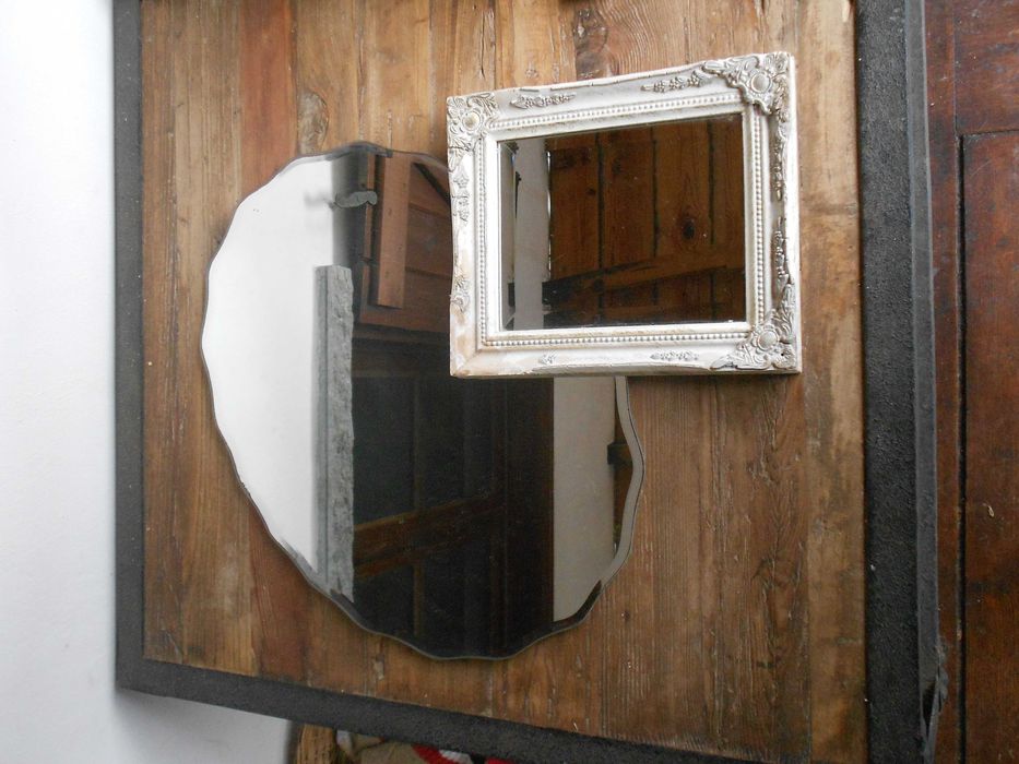 Dois espelhos antigos biselados 60x45 e 18x23cm