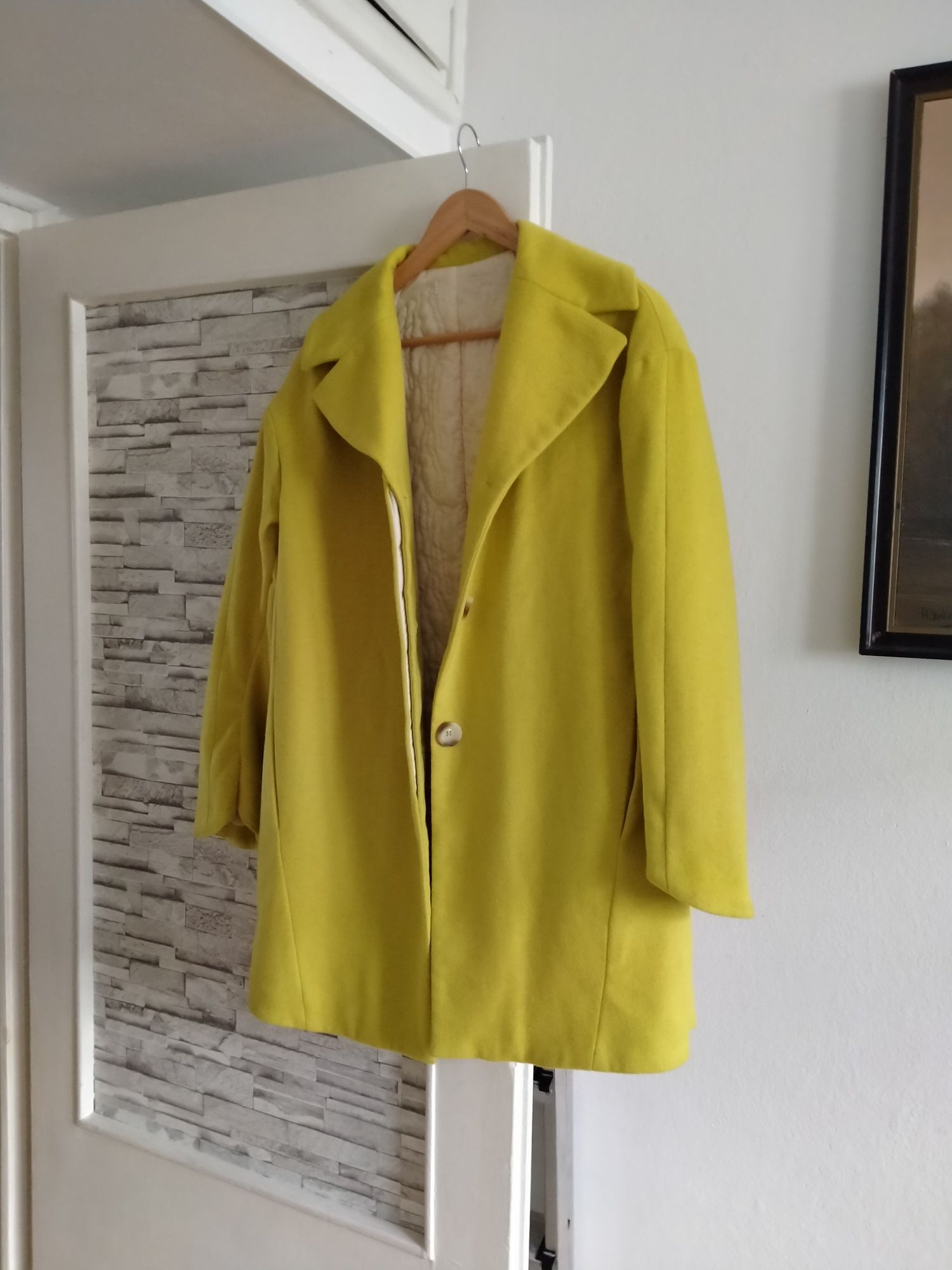 Płaszcz lekko ocieplany   cudowny  kolor limonka -cytrynka  roz.XL
