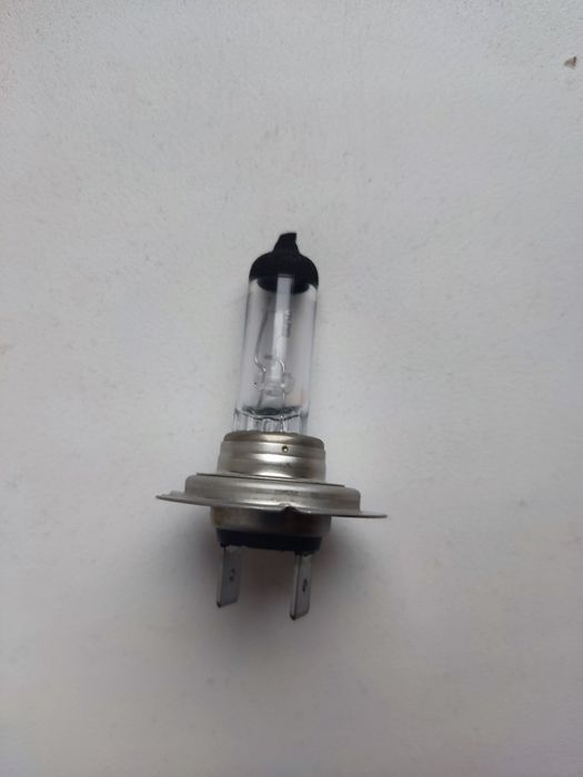 Галогенная лампа от форд фиеста(оригинал)