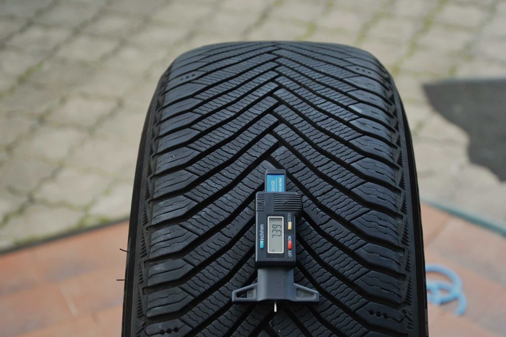 Зимові шини комплект 2024рік Michelin Alpin 7 215/65/17
