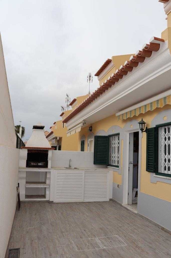 Moradia V3 máximo 7 Pessoas, Piscina, Manta Rota a 700 metros da praia