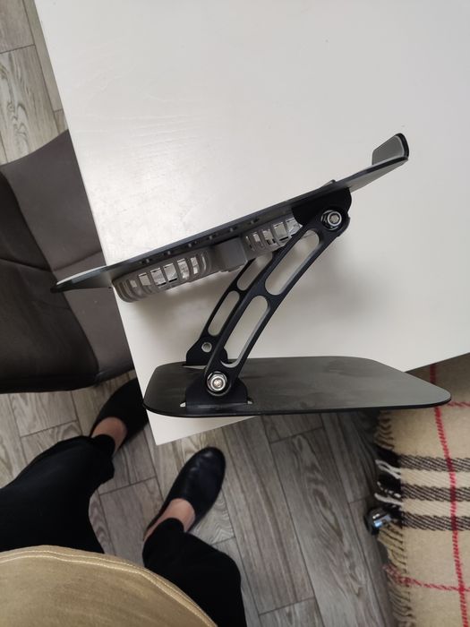 Подставка под ноутбук с охлаждением