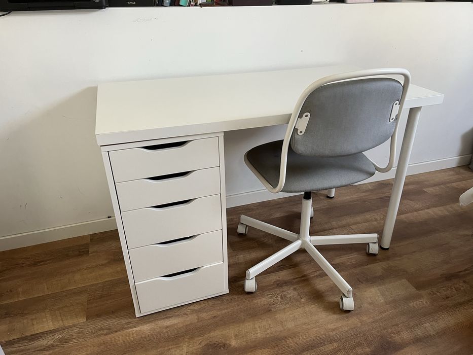 Secretária + Gaveteiro + Cadeira giratória Ikea