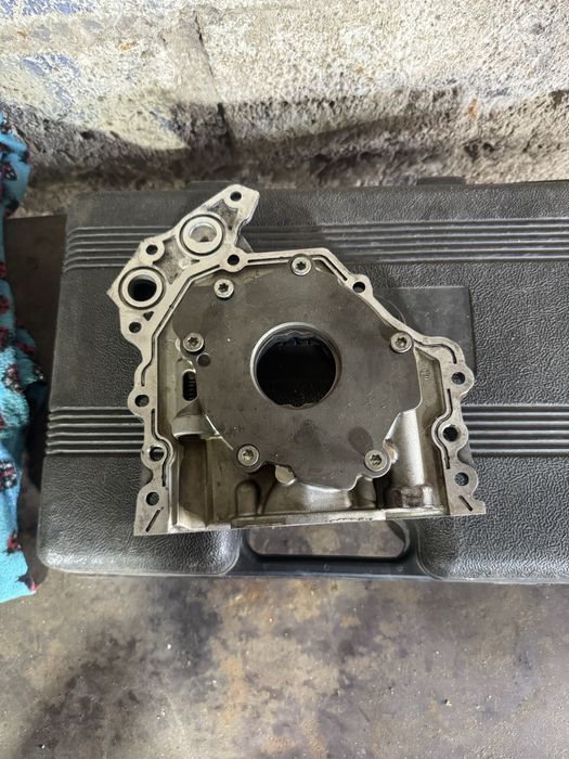 Масляный насос на пежо 308 т9 1.6 Дизель