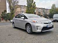 Toyota Prius 1.8 Hybrid 2014 год