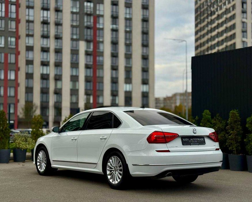 Volkswagen Passat SE